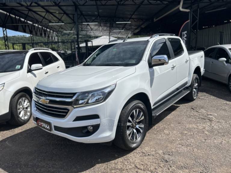 CHEVROLET - S10 - 2017/2017 - Branca - R$ 129.900,00