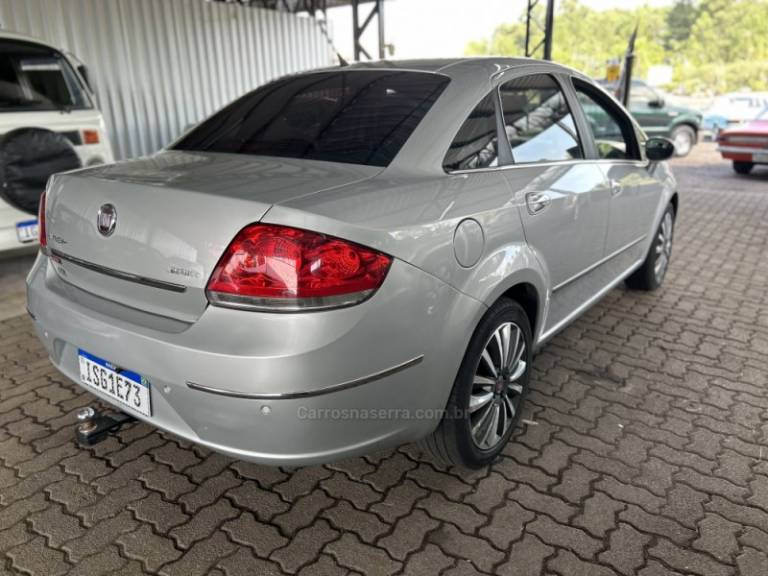 FIAT - LINEA - 2012/2012 - Prata - R$ 34.900,00