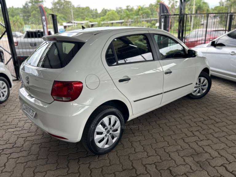VOLKSWAGEN - GOL - 2015/2016 - Branca - R$ 42.900,00