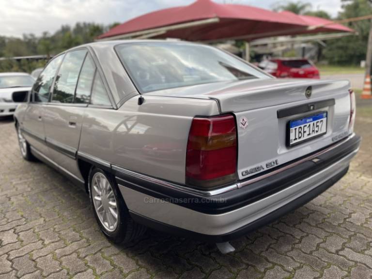 CHEVROLET - OMEGA - 1994/1994 - Prata - R$ 59.900,00