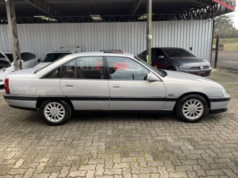 CHEVROLET - OMEGA - 1994/1994 - Prata - R$ 59.900,00