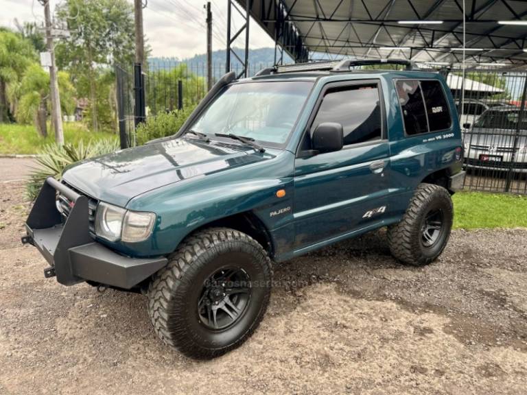 MITSUBISHI - PAJERO - 1997/1998 - Verde - Sob Consulta