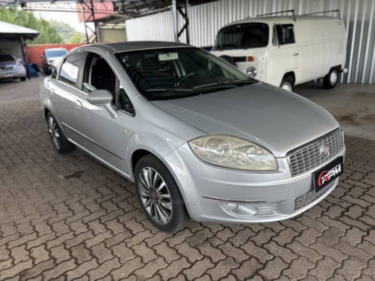 FIAT - LINEA - 2012/2012 - Prata - R$ 34.900,00