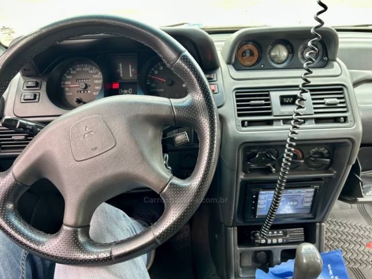MITSUBISHI - PAJERO - 1997/1998 - Verde - Sob Consulta