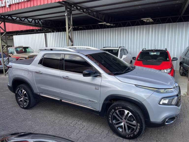 FIAT - TORO - 2017/2017 - Prata - R$ 104.900,00