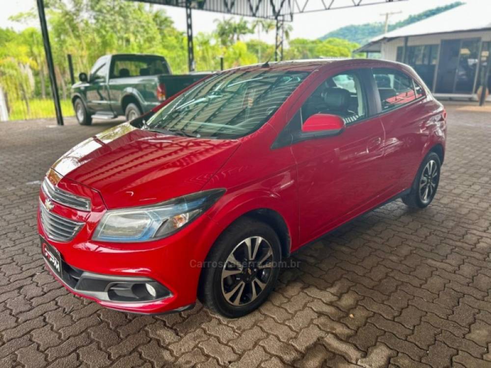 CHEVROLET - ONIX - 2014/2014 - Vermelha - R$ 49.900,00