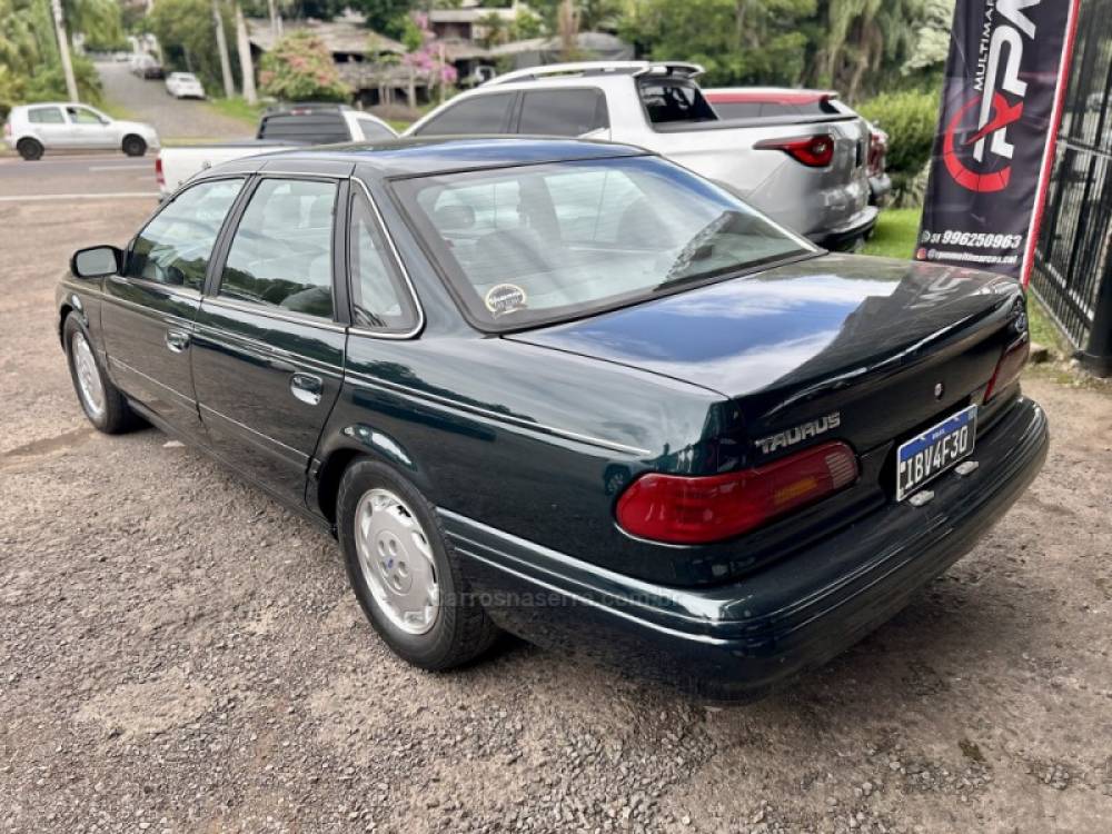 FORD - TAURUS - 1994/1994 - Preta - R$ 45.900,00
