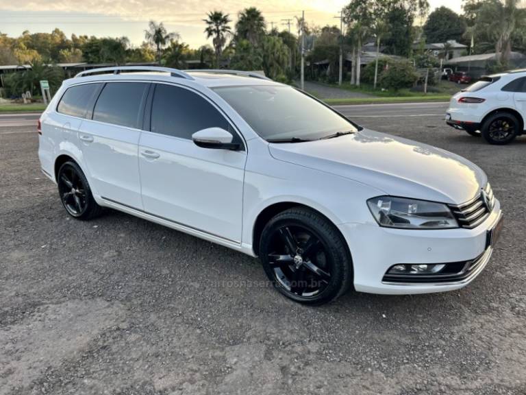 VOLKSWAGEN - PASSAT VARIANT - 2014/2014 - Branca - R$ 85.900,00