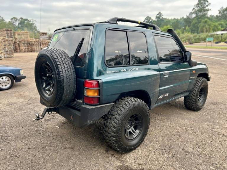 MITSUBISHI - PAJERO - 1997/1998 - Verde - Sob Consulta