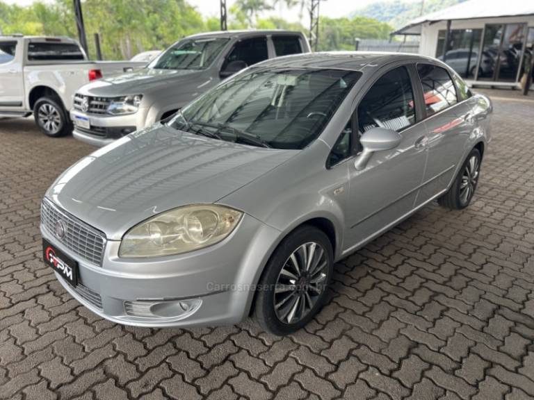 FIAT - LINEA - 2012/2012 - Prata - R$ 34.900,00