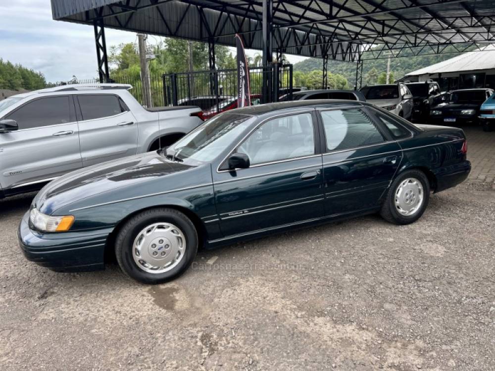 FORD - TAURUS - 1994/1994 - Preta - R$ 45.900,00
