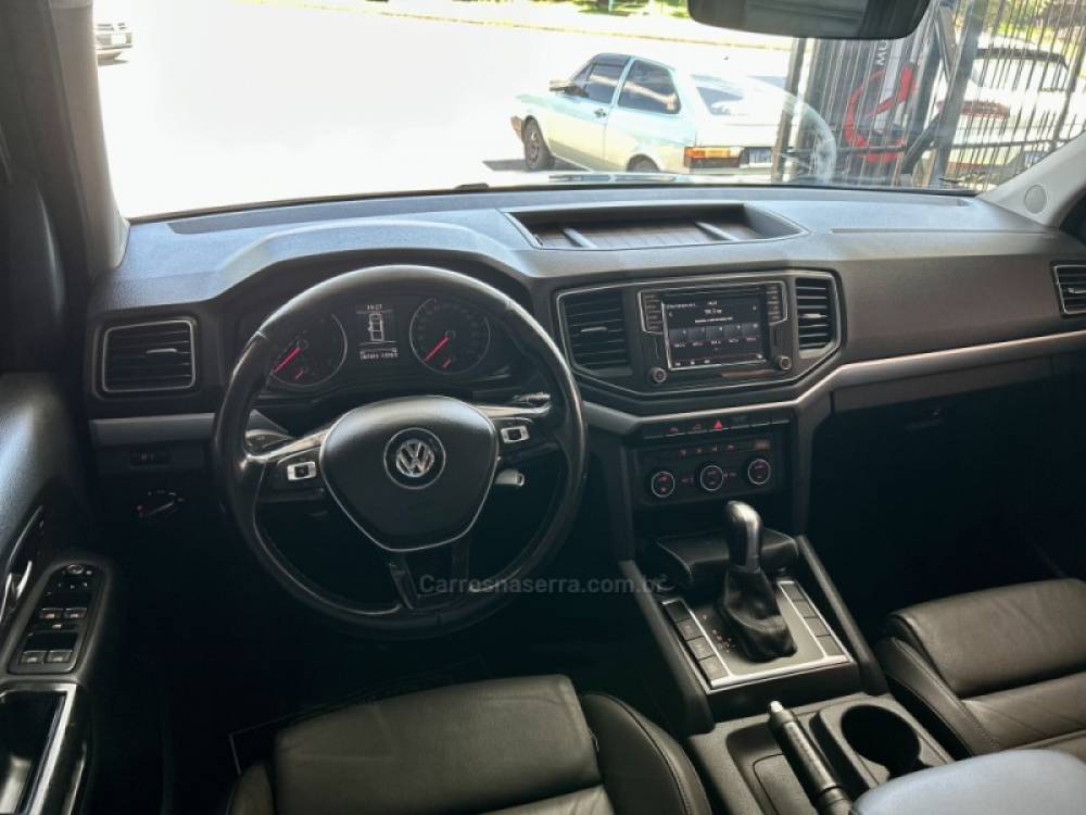VOLKSWAGEN - AMAROK - 2017/2018 - Cinza - R$ 145.900,00