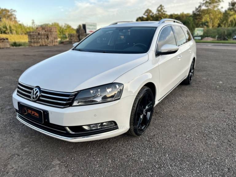 VOLKSWAGEN - PASSAT VARIANT - 2014/2014 - Branca - R$ 85.900,00