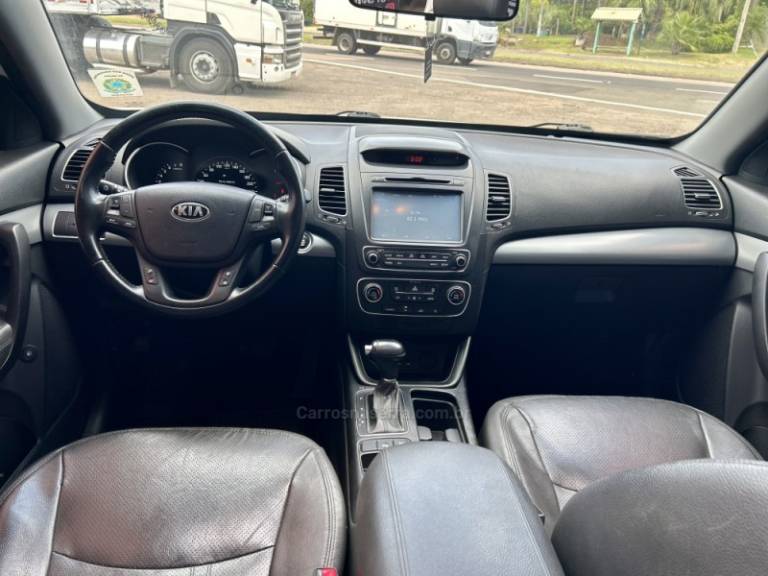 KIA MOTORS - SORENTO - 2015/2015 - Branca - R$ 93.900,00