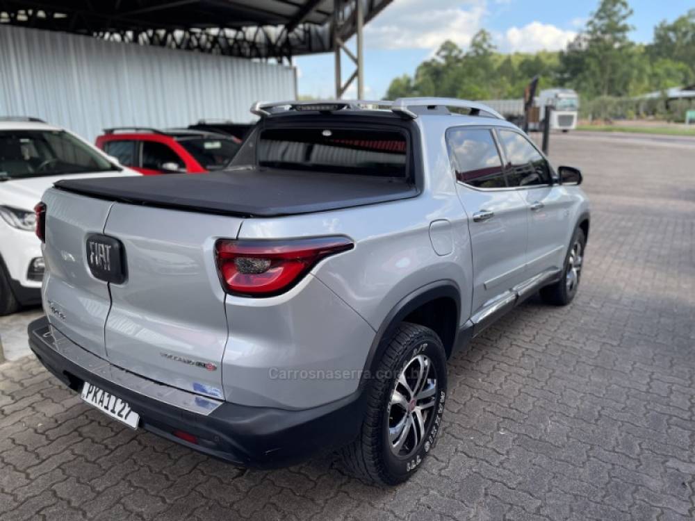 FIAT - TORO - 2017/2017 - Prata - R$ 104.900,00