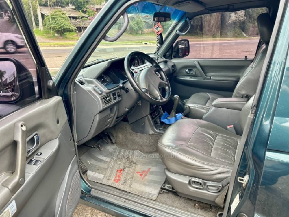 MITSUBISHI - PAJERO - 1997/1998 - Verde - Sob Consulta