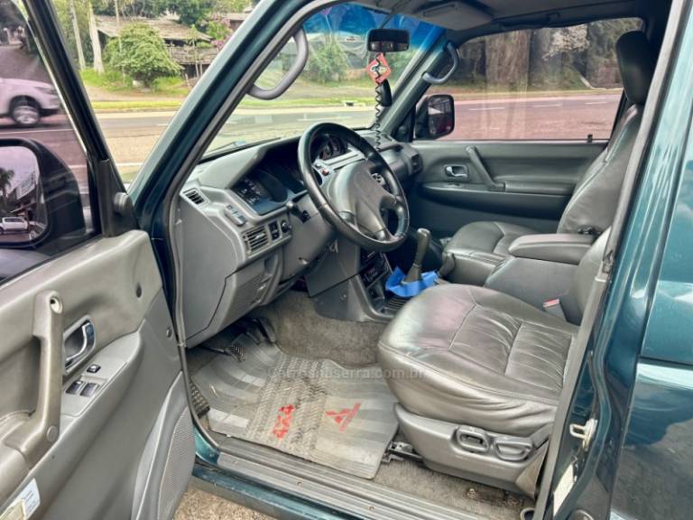 MITSUBISHI - PAJERO - 1997/1998 - Verde - Sob Consulta