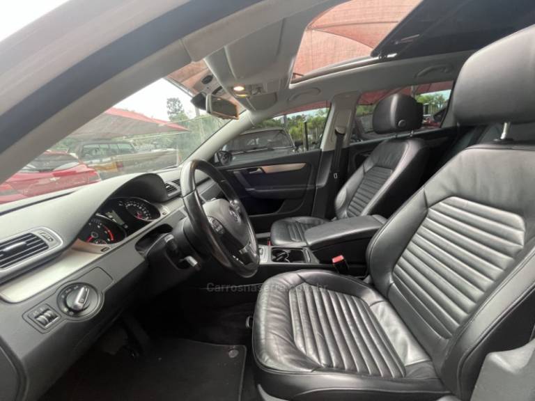 VOLKSWAGEN - PASSAT VARIANT - 2014/2014 - Branca - R$ 85.900,00
