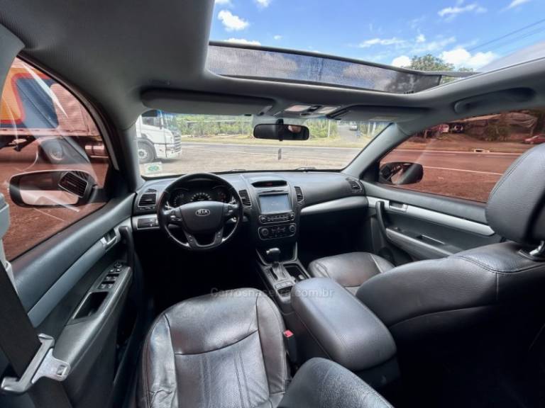 KIA MOTORS - SORENTO - 2015/2015 - Branca - R$ 93.900,00