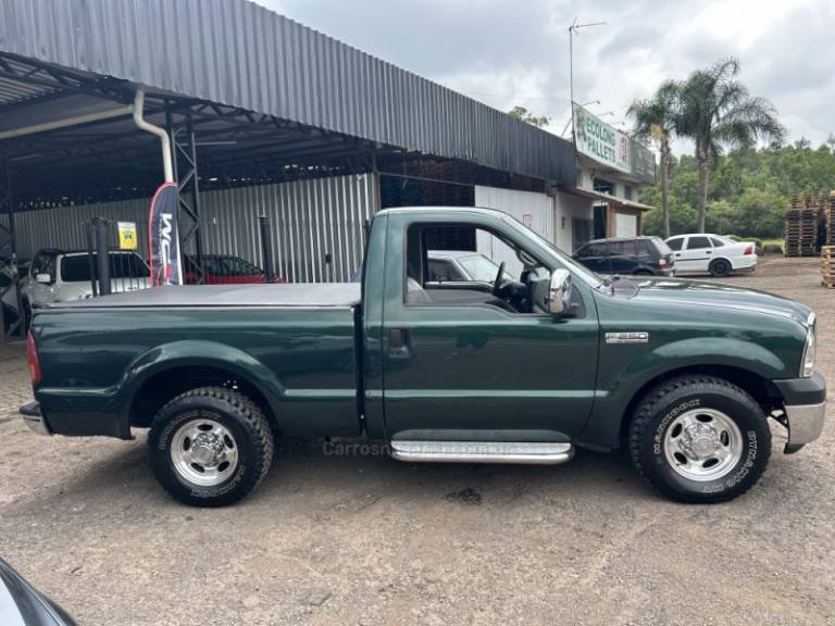FORD - F-250 - 2000/2000 - Verde - R$ 150.000,00