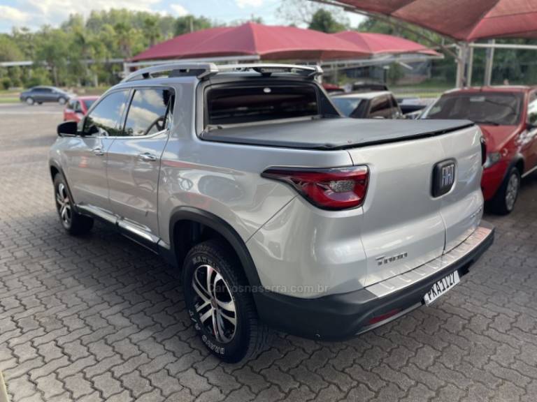 FIAT - TORO - 2017/2017 - Prata - R$ 104.900,00