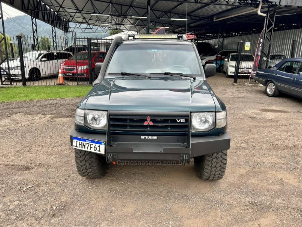 MITSUBISHI - PAJERO - 1997/1998 - Verde - Sob Consulta