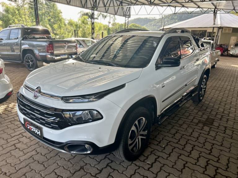 FIAT - TORO - 2016/2017 - Branca - Sob Consulta