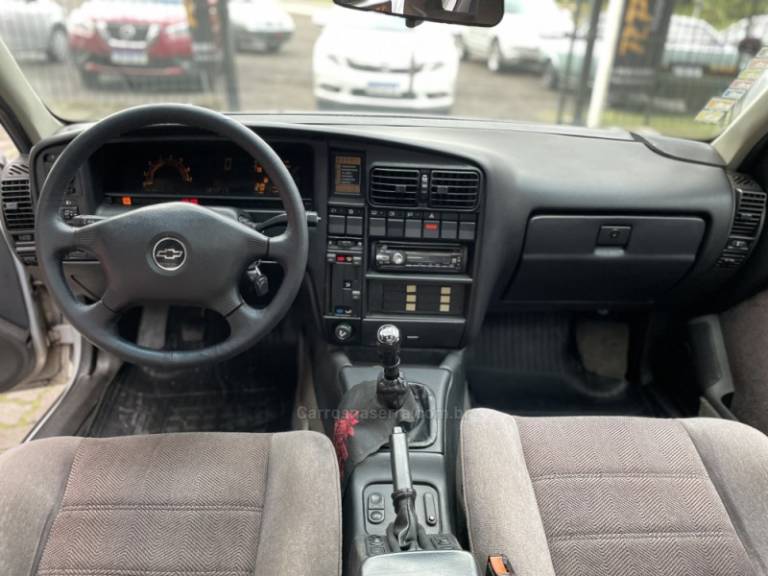 CHEVROLET - OMEGA - 1994/1994 - Prata - R$ 59.900,00