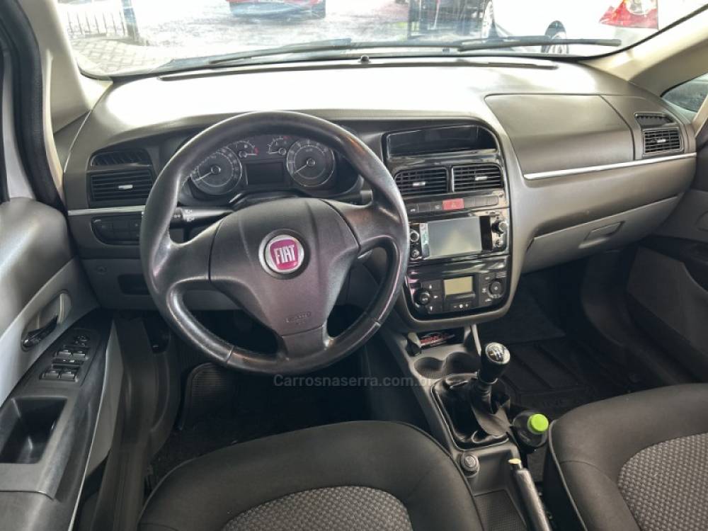 FIAT - LINEA - 2012/2012 - Prata - R$ 34.900,00