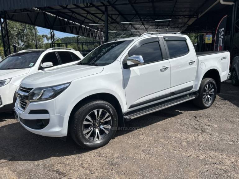 CHEVROLET - S10 - 2017/2017 - Branca - R$ 129.900,00