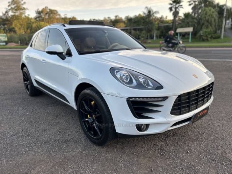 PORSCHE - MACAN - 2015/2015 - Branca - R$ 262.000,00