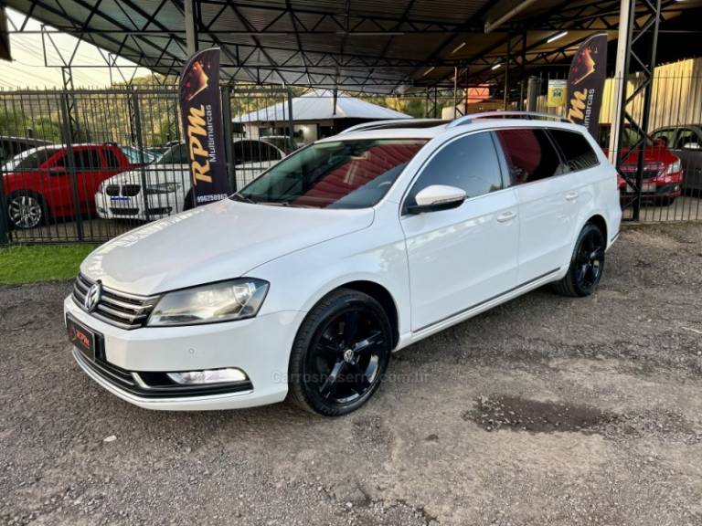 VOLKSWAGEN - PASSAT VARIANT - 2014/2014 - Branca - R$ 85.900,00