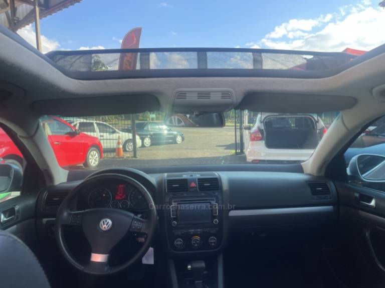 VOLKSWAGEN - JETTA - 2008/2009 - Prata - R$ 48.900,00