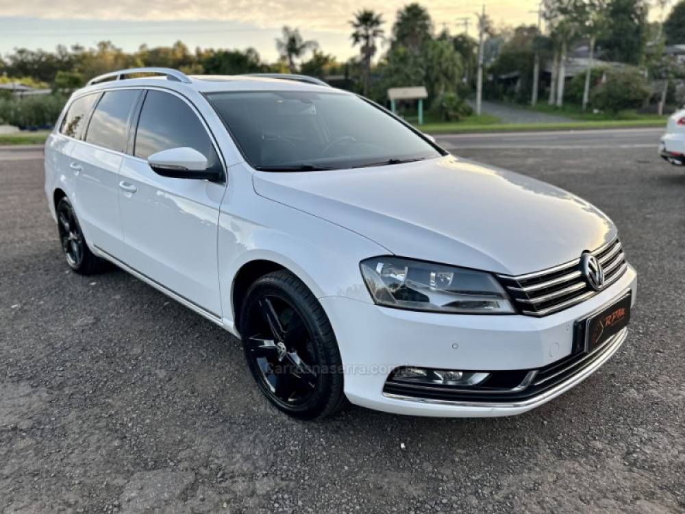 VOLKSWAGEN - PASSAT VARIANT - 2014/2014 - Branca - R$ 85.900,00
