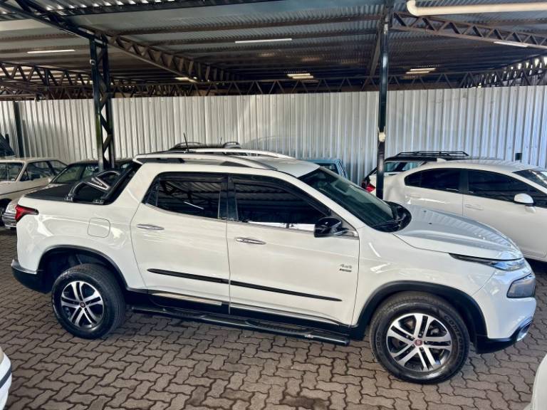 FIAT - TORO - 2016/2017 - Branca - Sob Consulta