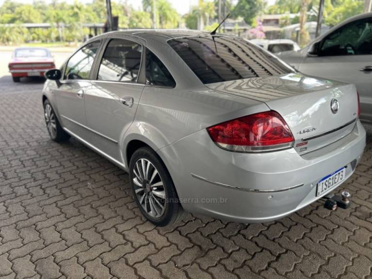 FIAT - LINEA - 2012/2012 - Prata - R$ 34.900,00