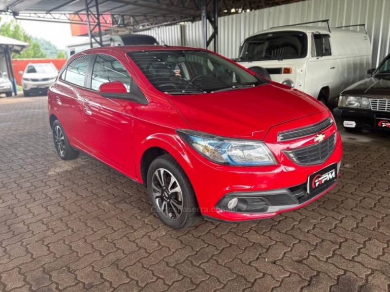 CHEVROLET - ONIX - 2014/2014 - Vermelha - R$ 49.900,00