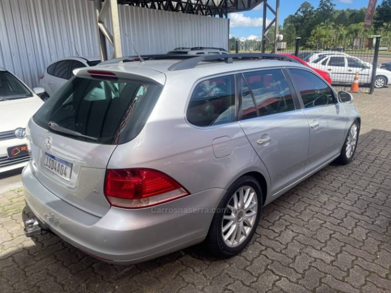 VOLKSWAGEN - JETTA - 2008/2009 - Prata - R$ 48.900,00