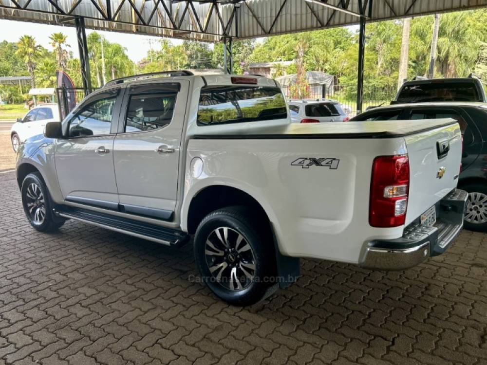 CHEVROLET - S10 - 2017/2017 - Branca - R$ 129.900,00